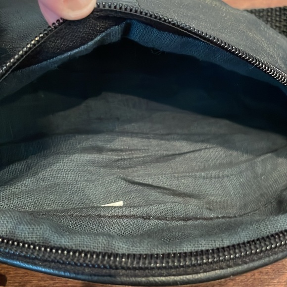 Crown leather pouch - Picture 8 of 8